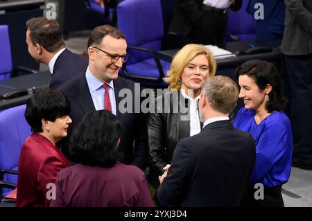 Christine Aschenberg-Dugnus, Carina Konrad, Jens Spahn, Julia Klöckner, Christian Lindner und Dorothee Bär in der 205. Sitzung des Deutschen Bundestages im Reichstagsgebäude. Berlin, 16.12.2024 *** Christine Aschenberg Dugnus, Carina Konrad, Jens Spahn, Julia Klöckner, Christian Lindner und Dorothee Bär bei der 205. Tagung des Deutschen Bundestages im Reichstagsgebäude Berlin, 16 12 2024 Foto:XF.xKernx/xFuturexImagex bundestagssitzung205 4156 Stockfoto