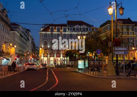 Nachtbild der Praca da Figueira in der Hauptstadt Portugals, Lissabon-Portugal Stockfoto