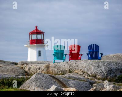 Peggys Point Lighthouse, auch bekannt als Peggys Cove Lighthouse am östlichen Eingang der St. Margarets Bay in Peggys Cove Nova Scotia Kanada Stockfoto