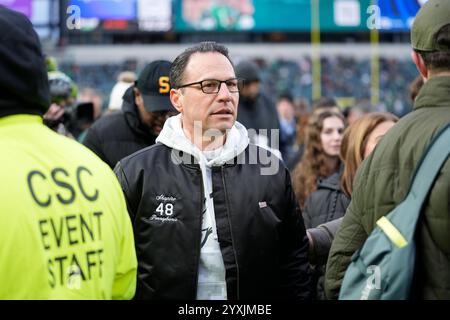 Philadelphia, Pa, USA. Dezember 2024. 15. Dezember 2024: Gouverneur von Pennsylvania Josh Shapiro während der Philadelphia Eagles vs Pittsburgh Steelers im Lincoln Financial Field in Philadelphia PA. Brook Ward/scheinbare Media Group (Kreditbild: © AMG/AMG via ZUMA Press Wire) NUR REDAKTIONELLE VERWENDUNG! Nicht für kommerzielle ZWECKE! Stockfoto