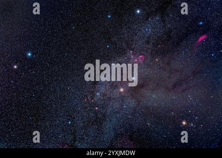 Die nördlichen Winterhimmel-Sternbilder Gemini (links), Auriga (oben) und Stier (unten rechts). Stockfoto