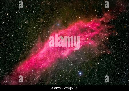 Der California Nebula, auch bekannt als NGC 1499, in Perseus. Stockfoto