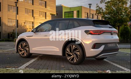 Volkswagen ID.4 GTX – sportlicher elektrischer SUV Stockfoto