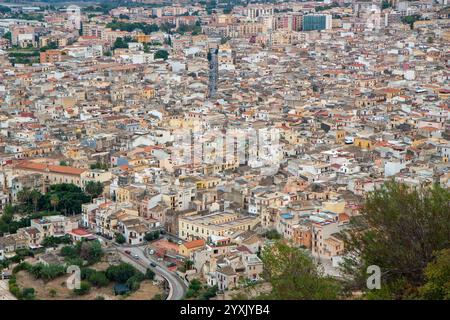 Luftaufnahme der Stadt Castellammare del Golfo in der Provinz Trapani in Sizilien, Italien, Europa Stockfoto