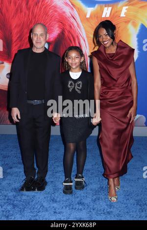 Los Angeles, Kalifornien, USA. Dezember 2024. Brian Robbins, Stella Robbins, Tracy James 12/16/2024 die Premiere von „Sonic the Hedgehog 3“ in Los Angeles im TCL Chinese Theatre in Hollywood, CA Foto von Izumi Hasegawa/Hollywood News Wire Inc Quelle: Hollywood News Wire Inc./Alamy Live News Credit: Hollywood News Wire Inc./Alamy Live News Stockfoto