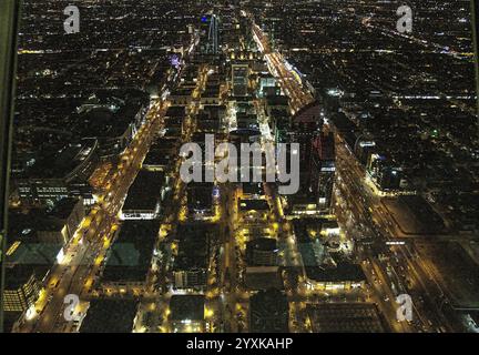 Saudi Arabien, Riad, 9-11-2024, die Stadt bei Nacht mit Lichtern, von KingdomtowersANP / Hollandse Hoogte / Roel Burgler niederlande raus - belgien raus Stockfoto