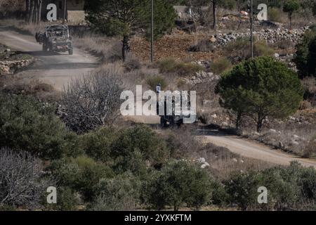 Mashdal Shams, Tel Aviv, Israel. Dezember 2024. Israelische Truppen werden am 15. Dezember in der Nähe der Pufferzone auf den Golanhöhen gesehen. Ein syrisches Territorium, das derzeit von Israel besucht wird. (Kreditbild: © Gaby Schuetze/ZUMA Press Wire) NUR REDAKTIONELLE VERWENDUNG! Nicht für kommerzielle ZWECKE! Stockfoto