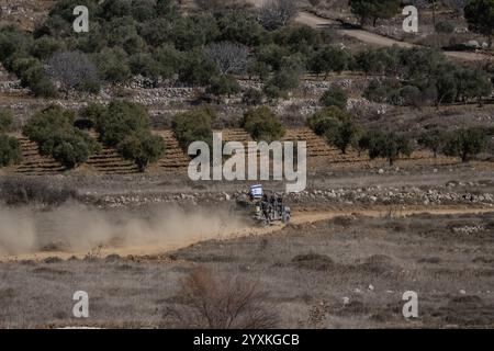 Mashdal Shams, Tel Aviv, Israel. Dezember 2024. Israelische Truppen werden am 15. Dezember in der Nähe der Pufferzone auf den Golanhöhen gesehen. Ein syrisches Territorium, das derzeit von Israel besucht wird. (Kreditbild: © Gaby Schuetze/ZUMA Press Wire) NUR REDAKTIONELLE VERWENDUNG! Nicht für kommerzielle ZWECKE! Stockfoto