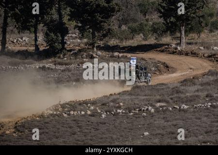 Mashdal Shams, Tel Aviv, Israel. Dezember 2024. Israelische Truppen werden am 15. Dezember in der Nähe der Pufferzone auf den Golanhöhen gesehen. Ein syrisches Territorium, das derzeit von Israel besucht wird. (Kreditbild: © Gaby Schuetze/ZUMA Press Wire) NUR REDAKTIONELLE VERWENDUNG! Nicht für kommerzielle ZWECKE! Stockfoto