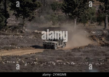 Mashdal Shams, Tel Aviv, Israel. Dezember 2024. Israelische Truppen werden am 15. Dezember in der Nähe der Pufferzone auf den Golanhöhen gesehen. Ein syrisches Territorium, das derzeit von Israel besucht wird. (Kreditbild: © Gaby Schuetze/ZUMA Press Wire) NUR REDAKTIONELLE VERWENDUNG! Nicht für kommerzielle ZWECKE! Stockfoto