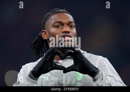 Mailand, Italien. Dezember 2024. Rafael Leao des AC Mailand beim Fußball-Spiel der UEFA Champions League zwischen dem AC Mailand und Crvena Zvezda im San Siro Stadion in Mailand, Norditalien - Mittwoch, 11. Dezember 2024. Sport - Fußball . (Foto: Spada/LaPresse) Credit: LaPresse/Alamy Live News Stockfoto