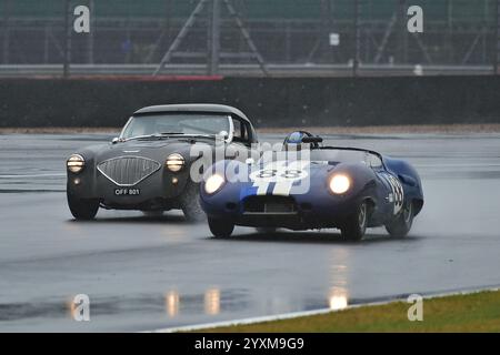 John Spiers, Nigel Greensall, Jaguar Liister Costin, Mike Thorne, Sarah Bennett-Baggs, Austin Healey 100M, Royal Automobile Club Woodcote Trophy & Sti Stockfoto