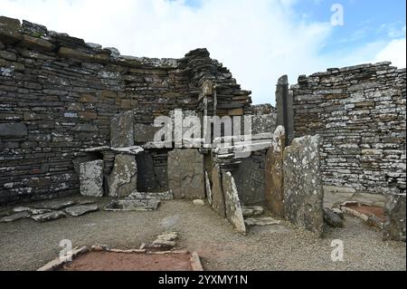 Überreste der 500 bis 200 v. Chr. eisenzeitlichen Siedlung am Broch of Gurness, Festland Orkney Schottland Stockfoto