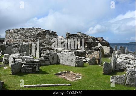 Überreste der 500 bis 200 v. Chr. eisenzeitlichen Siedlung am Broch of Gurness, Festland Orkney Schottland Stockfoto