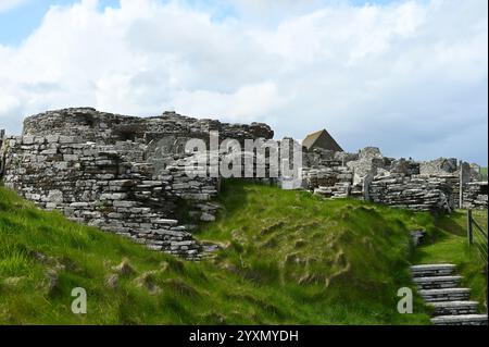 Überreste der 500 bis 200 v. Chr. eisenzeitlichen Siedlung am Broch of Gurness, Festland Orkney Schottland Stockfoto