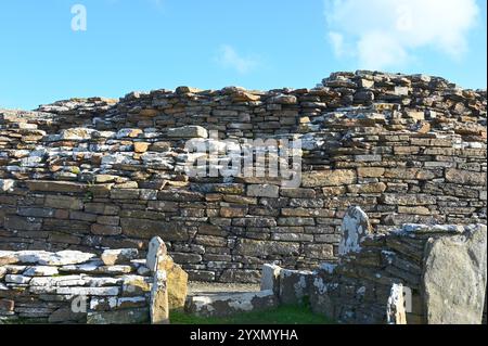 Überreste der 500 bis 200 v. Chr. eisenzeitlichen Siedlung am Broch of Gurness, Festland Orkney Schottland Stockfoto