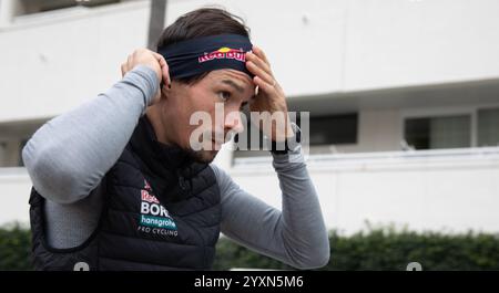 Palma, Spanien. Dezember 2024. Primoz Roglic aus Slowenien bereitet sich auf eine Schulung vor. Quelle: Clara Margais/dpa/Alamy Live News Stockfoto