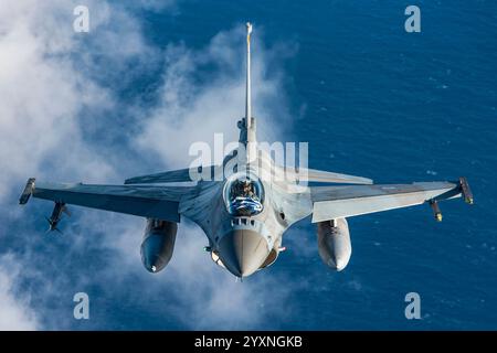 Hellenic Air Force F-16C Block 52 vor der Küste von Kefalonia, Griechenland. Stockfoto