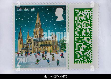 Weihnachtsmarke 2. Klasse auf Umschlag - Stempel mit Barcode, Briefmarke mit Barcode UK - Briefmarke 2. Klasse Stockfoto