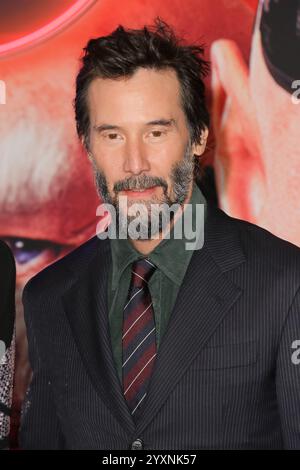 Los Angeles, USA. Dezember 2024. Keanu Reeves bei „Sonic the Hedgehog 3“ Premiere im TCL Chinese Theatre, Los Angeles, CA, 16. Dezember 2024. Foto: Joseph Martinez/PictureLux Credit: PictureLux/The Hollywood Archive/Alamy Live News Stockfoto