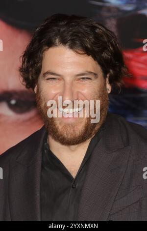 Los Angeles, USA. Dezember 2024. Adam Pally bei Sonic the Hedgehog 3 Premiere im TCL Chinese Theatre, Los Angeles, CA, 16. Dezember 2024. Foto: Joseph Martinez/PictureLux Credit: PictureLux/The Hollywood Archive/Alamy Live News Stockfoto
