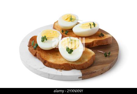 Sandwiches mit hart gekochten Eiern, isoliert auf weiß Stockfoto