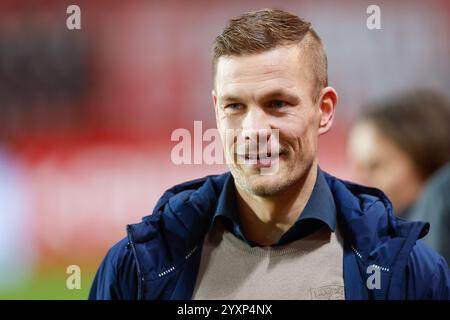 Enschede, Niederlande. Dezember 2024. ENSCHEDE, Stadion de Grolsch Veste, 17.12.2024, Saison 2024/2025, UEFA Champions League Frauen. Während des Spiels Twente – Celtic (Frauen), Trainer des FC Twente, Joran Pot Credit: Pro Shots/Alamy Live News Stockfoto