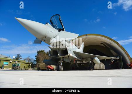 Die italienische Luftwaffe F-2000A Taifun auf dem Luftwaffenstützpunkt Gioia del Colle, Italien. Stockfoto