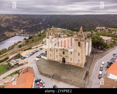 Katholische Kathedrale und Luftaufnahme der Stadt, Miranda do Douro, Trás-os-Montes und Alto Douro, Portugal Stockfoto