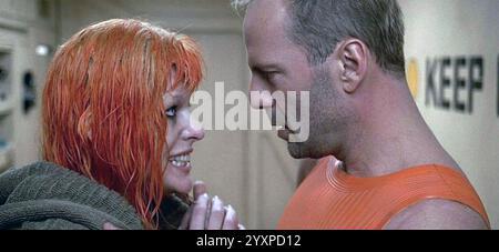 DAS FÜNFTE ELEMENT 1997 Gaumont Buena Vista Film mit Bruce Willis und Milla Jovovich Stockfoto