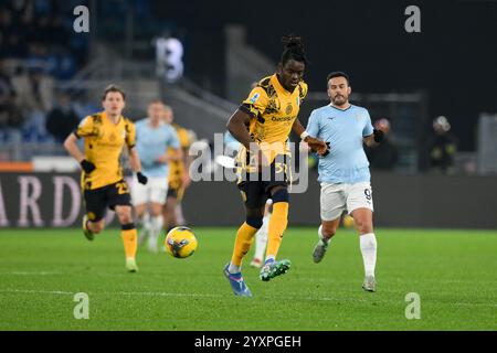 16. Dezember 2024, Olimpico Stadium, Rom, Italien; Serie A Enilive Football Match; Lazio gegen Inter; Yann Aurel Bisseck vom FC Inter Stockfoto