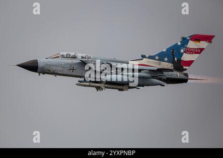 Tornado ECR der Deutschen Luftwaffe mit Markierungen für die NATO-Übung Air Defender 2023. Stockfoto
