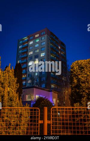 Blick auf die alte und neue Kältestadt im Zentrum von Ceske Budejovice CZ 12 16 2024 Stockfoto