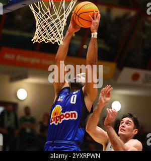 Tyreese Blunt (Crailsheim) beim dunking EPG Guardians Koblenz - Harko Merlins Crailsheim, Basketball, ProA, 16.12.2024Foto: Rene Weiss/Eibner Stockfoto