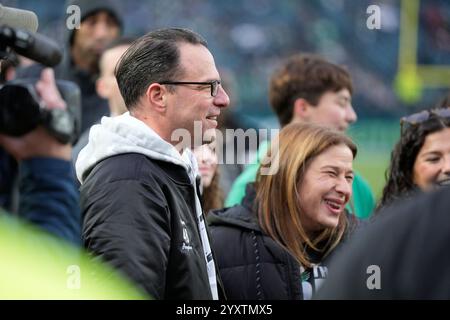 Philadelphia, Pa, USA. Dezember 2024. 15. Dezember 2024: Gouverneur von Pennsylvania Josh Shapiro während der Philadelphia Eagles vs Pittsburgh Steelers im Lincoln Financial Field in Philadelphia PA. Brook Ward/scheinbare Media Group (Kreditbild: © AMG/AMG via ZUMA Press Wire) NUR REDAKTIONELLE VERWENDUNG! Nicht für kommerzielle ZWECKE! Stockfoto