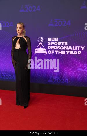 Manchester, Großbritannien. Dezember 2024. Keely Hodgkinson bei der BBC Sports Personality of the Year 2024 Credit: Craig Hawkhead/Alamy Live News Stockfoto