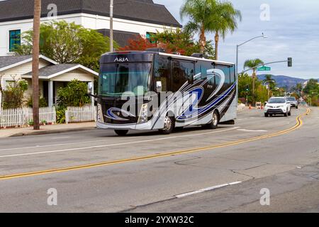 Brea, KALIFORNIEN, USA - 25. November 2024: Ein Aria-Dieselmobil auf einer Straße in Brea, Kalifornien. Stockfoto