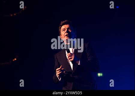 London, Vereinigtes Königreich. November 2024. Rick Astley aus den 80er-Jahren spielt in der Royal Albert Hall für die Weihnachtskonzerte. Cristina Massei/Alamy Live News. Stockfoto