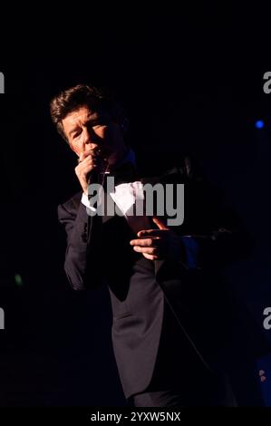 London, Vereinigtes Königreich. November 2024. Rick Astley aus den 80er-Jahren spielt in der Royal Albert Hall für die Weihnachtskonzerte. Cristina Massei/Alamy Live News. Stockfoto