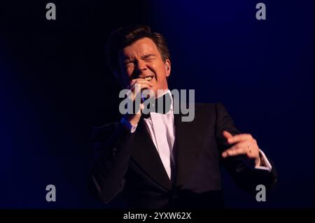 London, Vereinigtes Königreich. November 2024. Rick Astley aus den 80er-Jahren spielt in der Royal Albert Hall für die Weihnachtskonzerte. Cristina Massei/Alamy Live News. Stockfoto