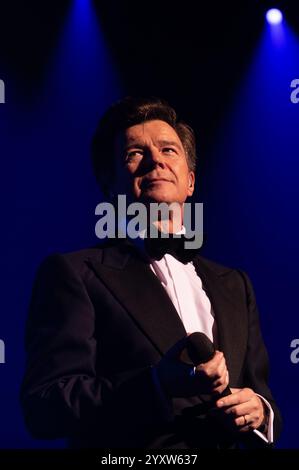 London, Vereinigtes Königreich. November 2024. Rick Astley aus den 80er-Jahren spielt in der Royal Albert Hall für die Weihnachtskonzerte. Cristina Massei/Alamy Live News. Stockfoto