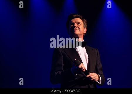 London, Vereinigtes Königreich. November 2024. Rick Astley aus den 80er-Jahren spielt in der Royal Albert Hall für die Weihnachtskonzerte. Cristina Massei/Alamy Live News. Stockfoto