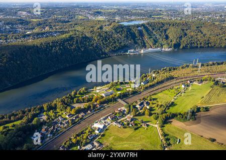 Luftansicht, Hengsteysee mit RWE Koepchenwerk am Ardeygebirge, Strandhaus Salitos Beach Hengsteysee mit Freibad Südufer, Autobahn A1, Bo Stockfoto