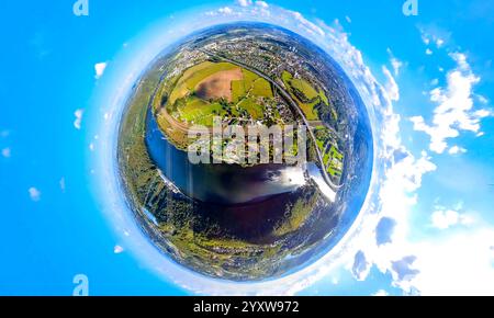 Luftaufnahme, Hengsteysee und Strandhaus Salitos Beach Hengsteysee, Freibad Südufer, Bahnlinie Hagen der Deutschen Bahn AG und Autobahn A1, Erdkugel, Stockfoto