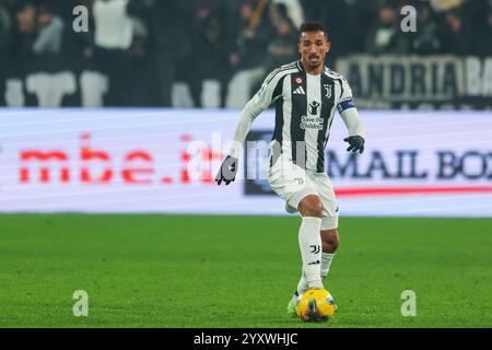 Turin, Italien. Dezember 2024. Luiz da Silva Danilo vom Juventus FC wurde 2024/25 während des Fußballspiels der Serie A zwischen Juventus FC und Venezia FC im Allianz Stadium gezeigt Stockfoto