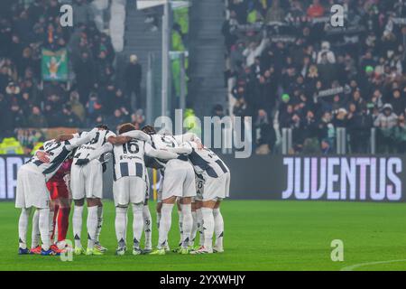 Turin, Italien. Dezember 2024. Juventus FC Spieler, die während des Fußballspiels der Serie A 2024/25 zwischen Juventus FC und Venezia FC im Allianz Stadion zu sehen waren Credit: dpa/Alamy Live News Stockfoto