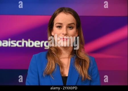 Journalistin Ann-Kathrin Hipp zu Gast in der ARD Talkshow Maischberger *** Journalistin Ann Kathrin Hipp als Gast in der ARD Talkshow Maischberger Stockfoto