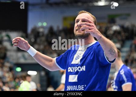 Gummersbach, Deutschland. Dezember 2024. Lukas Blohme (VfL Gummersbach, #8) enttaeuscht VfL Gummersbach vs. MT Melsungen, Handball, Daikin 1. Bundesliga, 15. Spieltag, Spielzeit 2024-2025, 16.12.2024 Foto: Eibner-Pressefoto/Jürgen Augst Credit: dpa/Alamy Live News Stockfoto