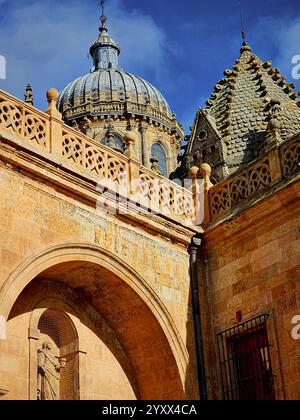 Salamanca, Spanien, ist eine Universitätsstadt und UNESCO-Weltkulturerbe Stockfoto