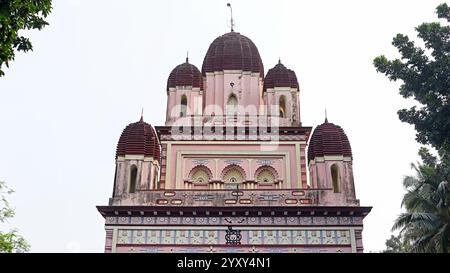 Kuppel von Mahananda Kalibari, ein Tempel, der Göttin Kali gewidmet ist, erbaut von Zamindar Krishna Chandra Niyogi im Jahr 1830 n. Chr., Mahanad, Hootly, Westbengalen, Stockfoto